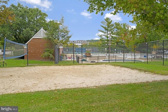 Building Photo - 3239 Gunston Rd
