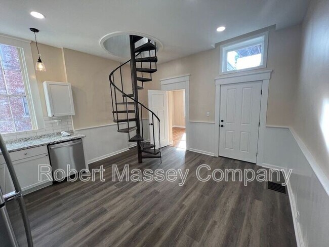 Building Photo - 932 Cherokee Rd