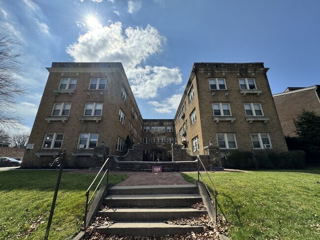 Building Photo - 1625 East Ave | Apt 105 | 1bd/1ba | Incl. ...
