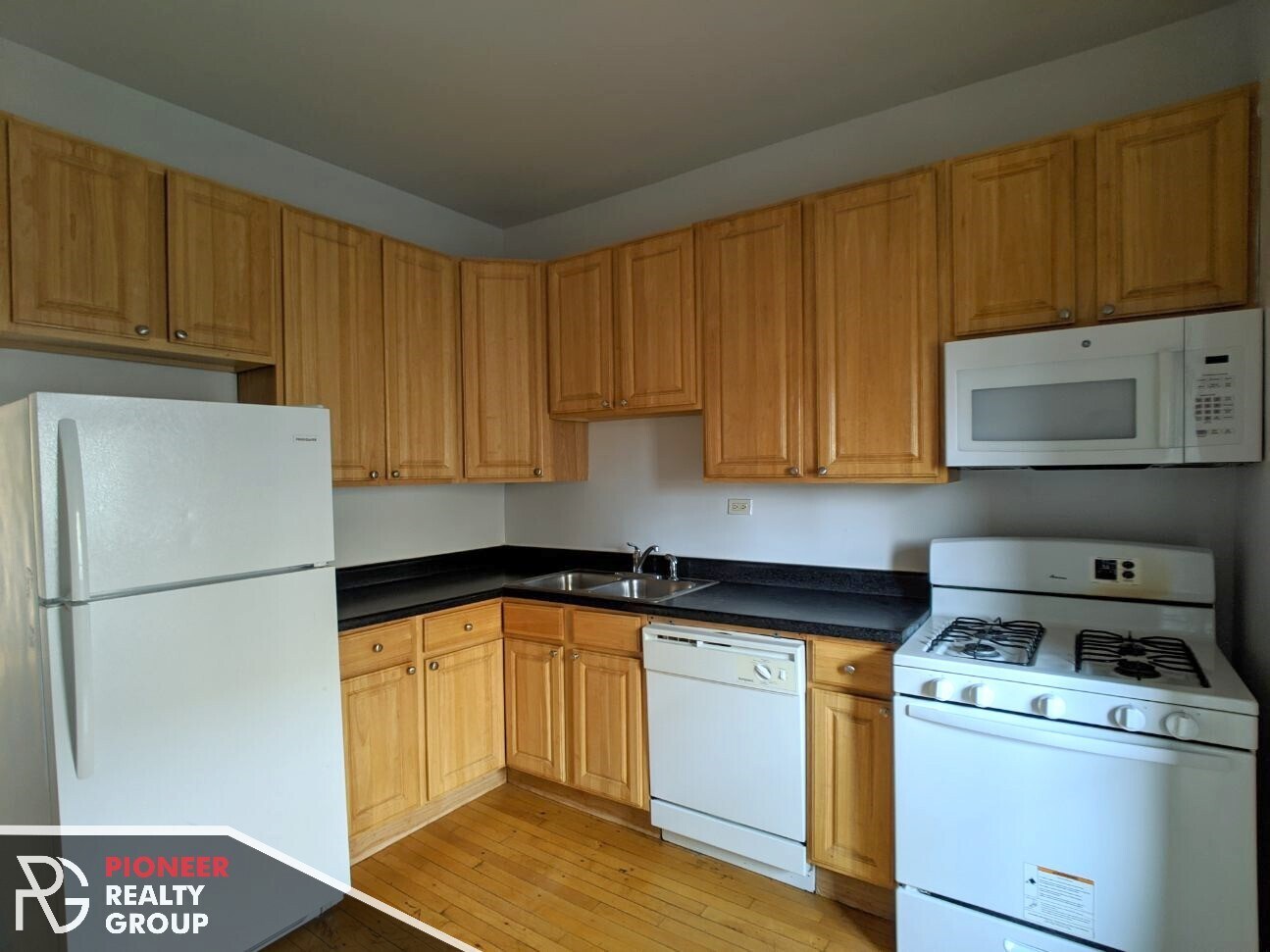 Building Photo - 2455 N Spaulding Ave