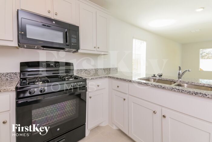 Building Photo - 1330 Cherrybark Dr