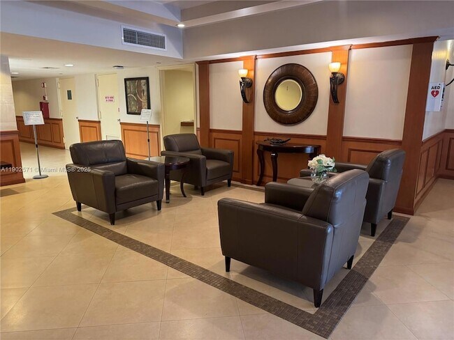 Building Photo - 3095 N Course Dr