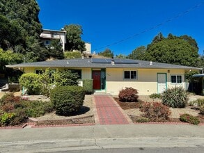 Building Photo - Single Family Home 3 Bed / 1 Bath Home w/ Familyroom - Richmond, CA