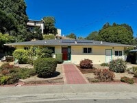 Building Photo - Single Family Home 3 Bed / 1 Bath Home w/ Familyroom - Richmond, CA