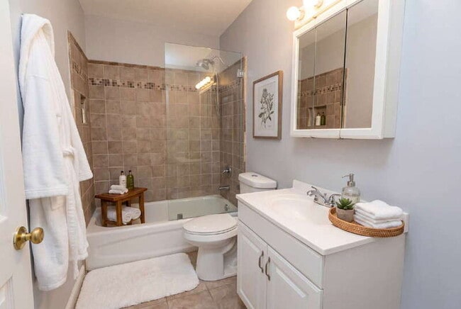 Building Photo - 370 Darter Run NW