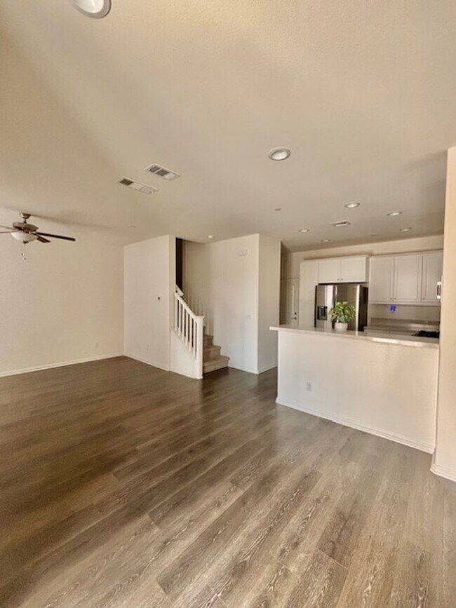 Building Photo - Welcome home to this beautiful Murrieta Town Home!