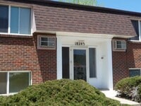 Building Photo - FREE PETS & UTILITIES INCLUDED! Quiet 2BR Golden 4-Plex Apt Near Movement Climbing Gym