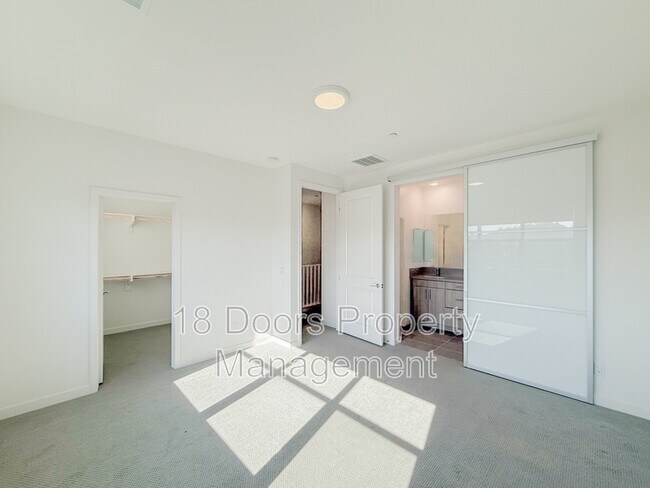 Building Photo - 10482 San Diego Mission Rd