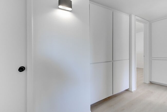 Building Photo - Spacious 4BR Tempe Home with Private Pool Near ASU