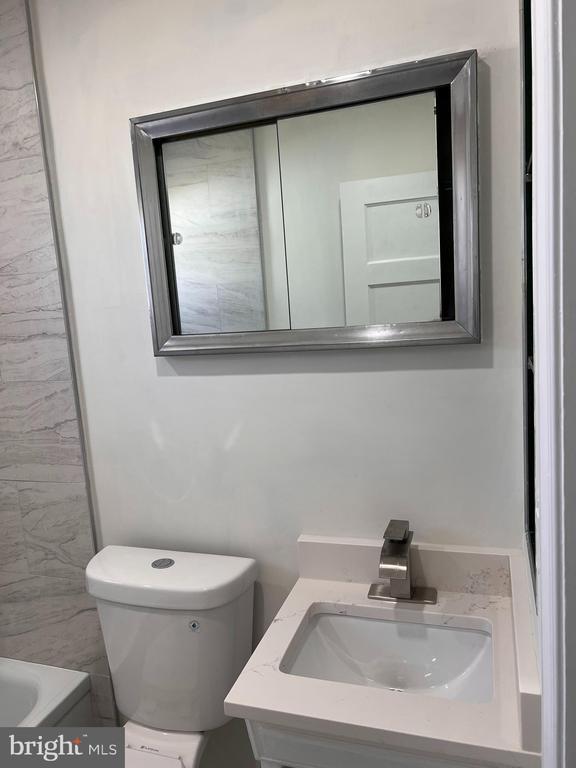 Building Photo - 1325 Fuselage Ave