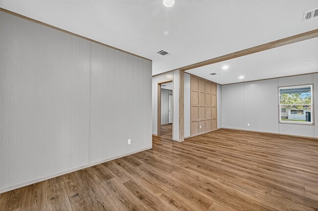 Building Photo - 1115 1 Oak Chase Rd
