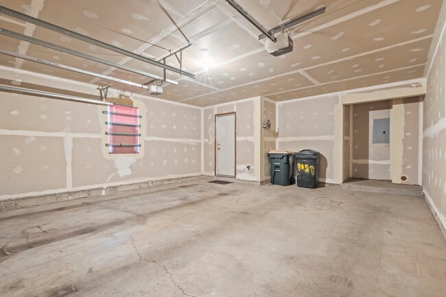 Building Photo - 7059 S Stratton Ln