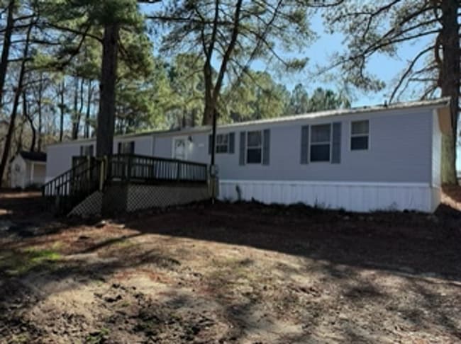 Building Photo - Private Setting/ Large Lot 3 bedroom 2 bath