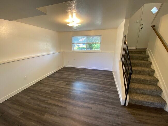 Building Photo - 1475 Chambers Dr