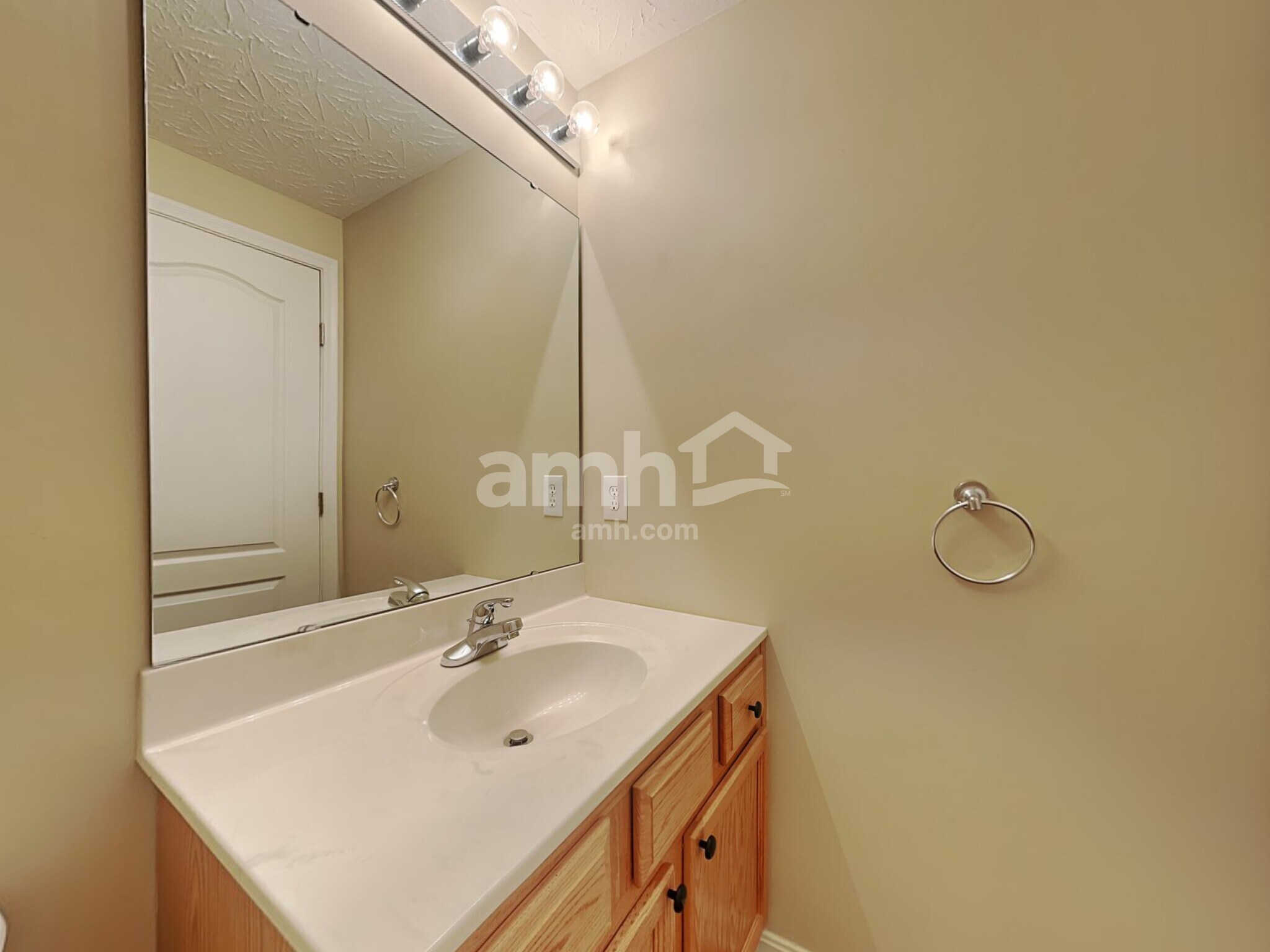 Building Photo - 6259 Castle Oak Dr