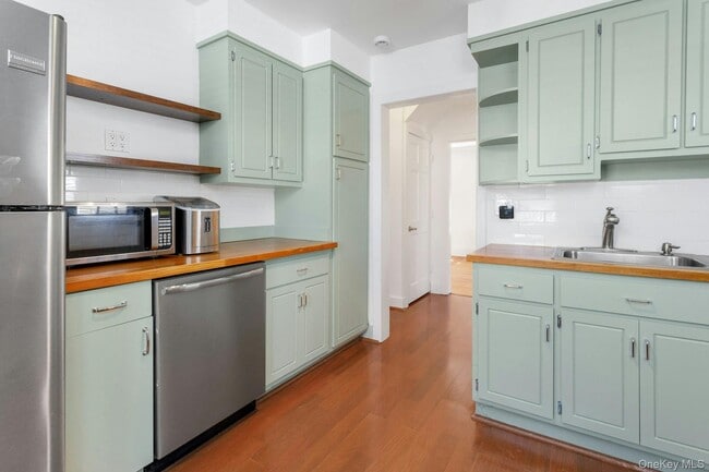 Building Photo - 55 N High St