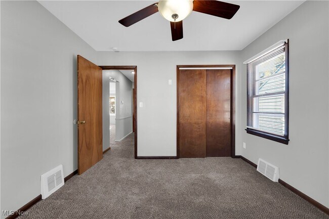 Building Photo - 1487 E 193rd St