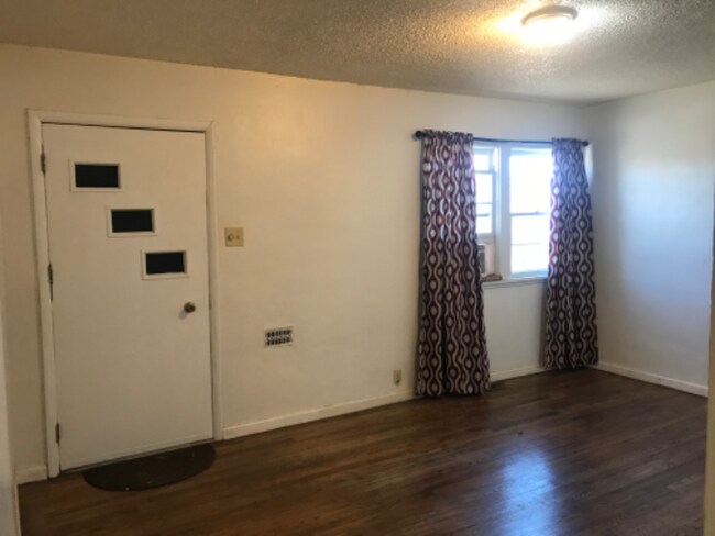 Building Photo - 1723 Stone Ave