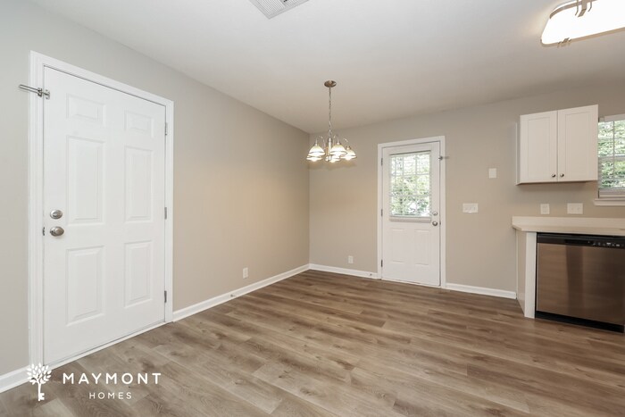 Building Photo - 1320 Lyndsey Ridge Dr