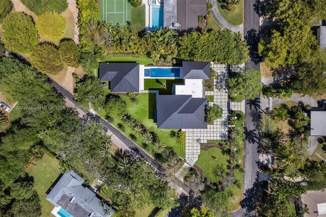 Building Photo - 12500 SW 64th Ave