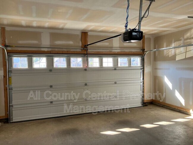 Building Photo - 22730 Duffee Ln