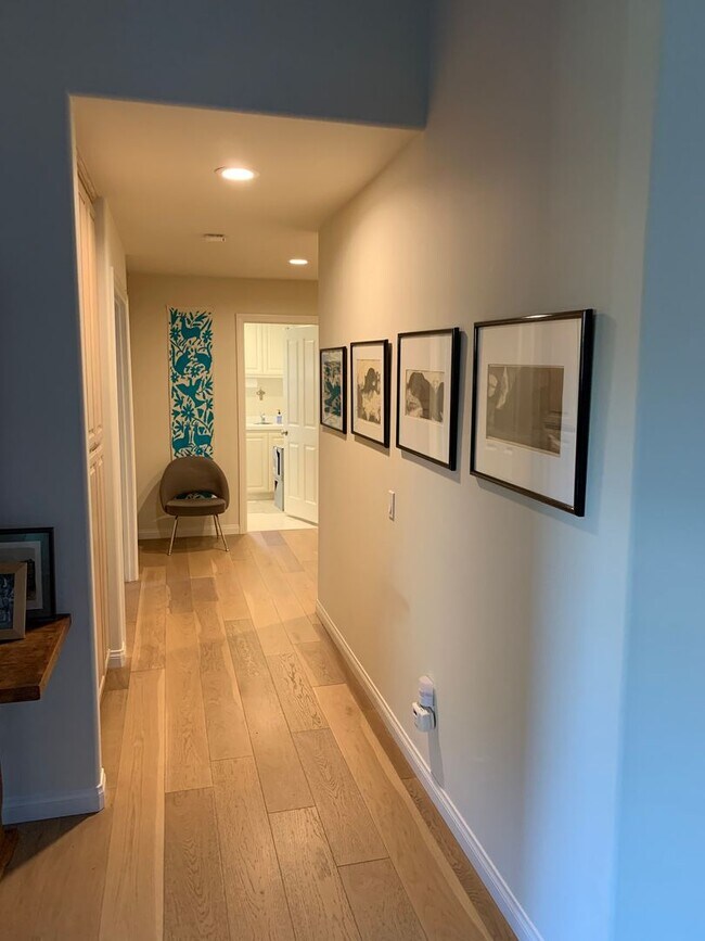 Building Photo - Beautiful Home in Gated Community