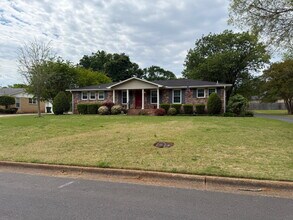 Building Photo - $300 off one month!!!  Modern Comforts with Granite & Hardwood Finishes!" 3 Bedroom 2 bath home.