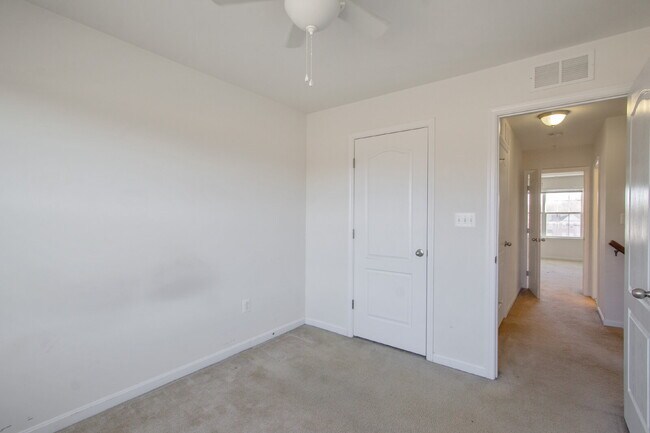 Building Photo - 2564 Cherry Tree Rd