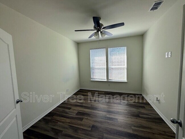 Building Photo - 117 Wild Onion Ln