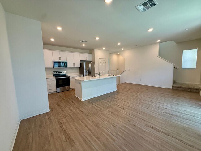 Building Photo - Luxury Townhome 3 level 2 car garage  modern kitchen must see charmer $3350