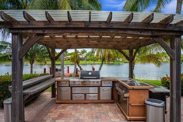 Building Photo - 576 NW 120th Dr