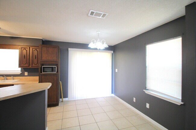 Building Photo - Gulf Breeze Rental: 3 Bedroom Brick Home w...