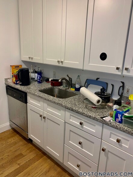 Building Photo - 772 Columbus Ave