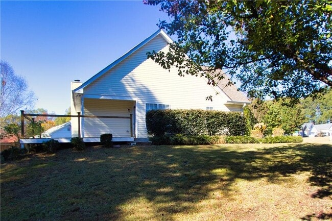 Building Photo - 413 Vista Way