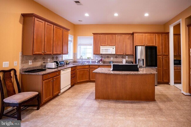 Building Photo - 9571 Linnett Hill Dr