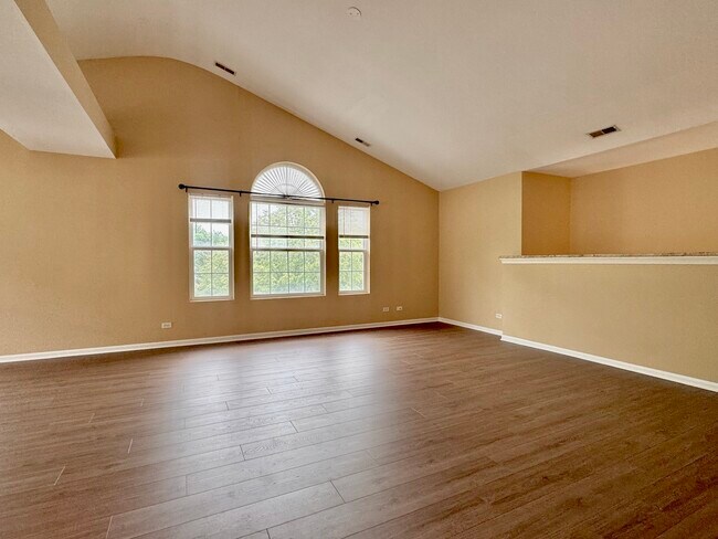 Building Photo - 2905 Stonewater Dr