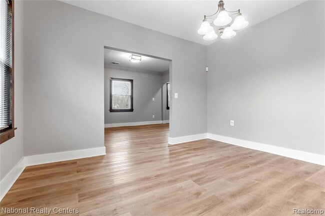 Building Photo - 767 Navahoe St