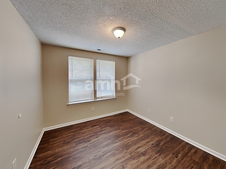 Building Photo - 14821 Ashlight Dr