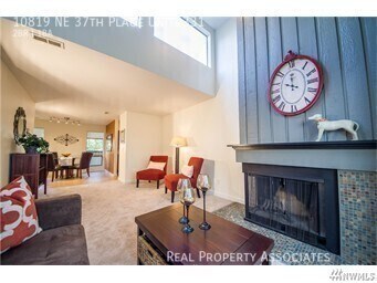 Building Photo - 10819 NE 37th Pl