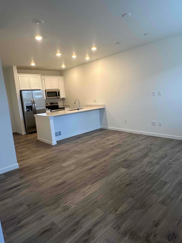 Building Photo - 5396 Euclid Dr