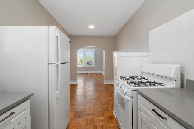 Building Photo - Move over, Linguini!