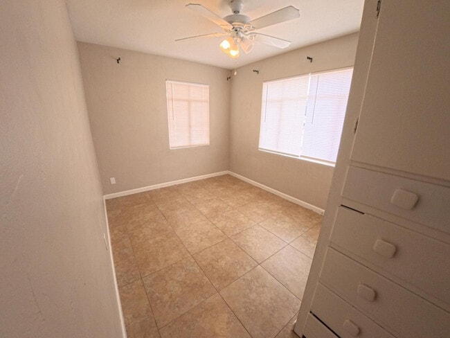 Building Photo - 449 E University Dr