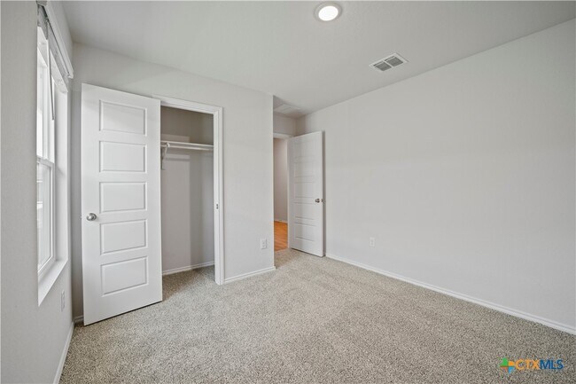 Building Photo - 465 Payton Dr