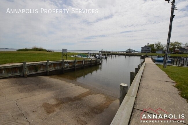 Building Photo - 714 Old Love Point Rd