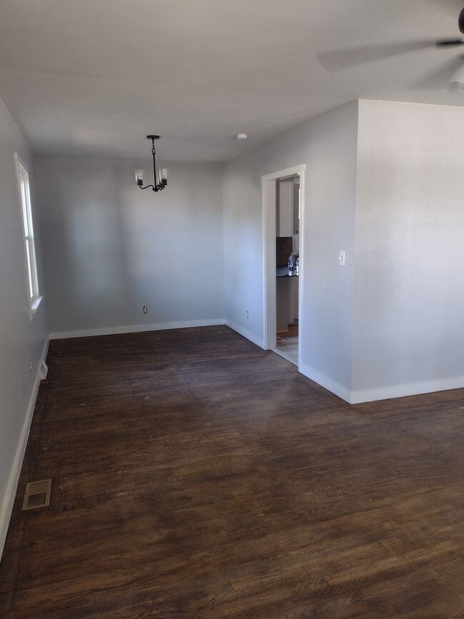 Building Photo - 2525 Deerfield Dr