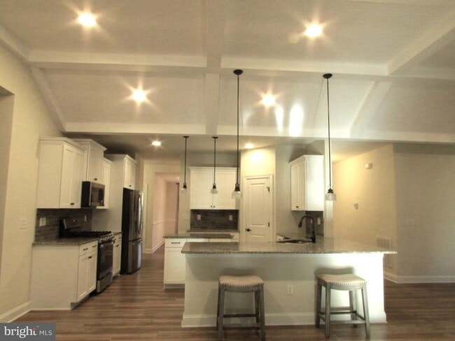 Building Photo - 20 Parker Dr