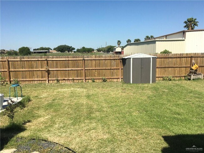 Building Photo - 7507 N 55th Ln
