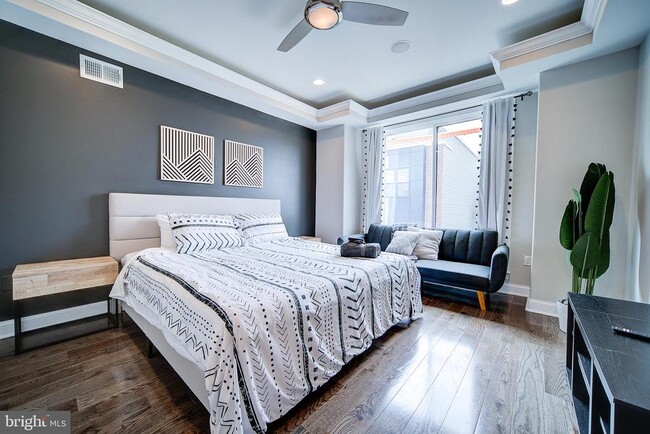 Building Photo - 1513 S Lambert St