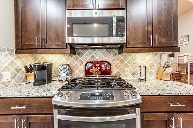 Building Photo - 403 Marina View Dr