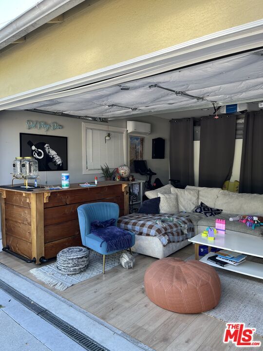 Building Photo - 3800 W Legion Ln